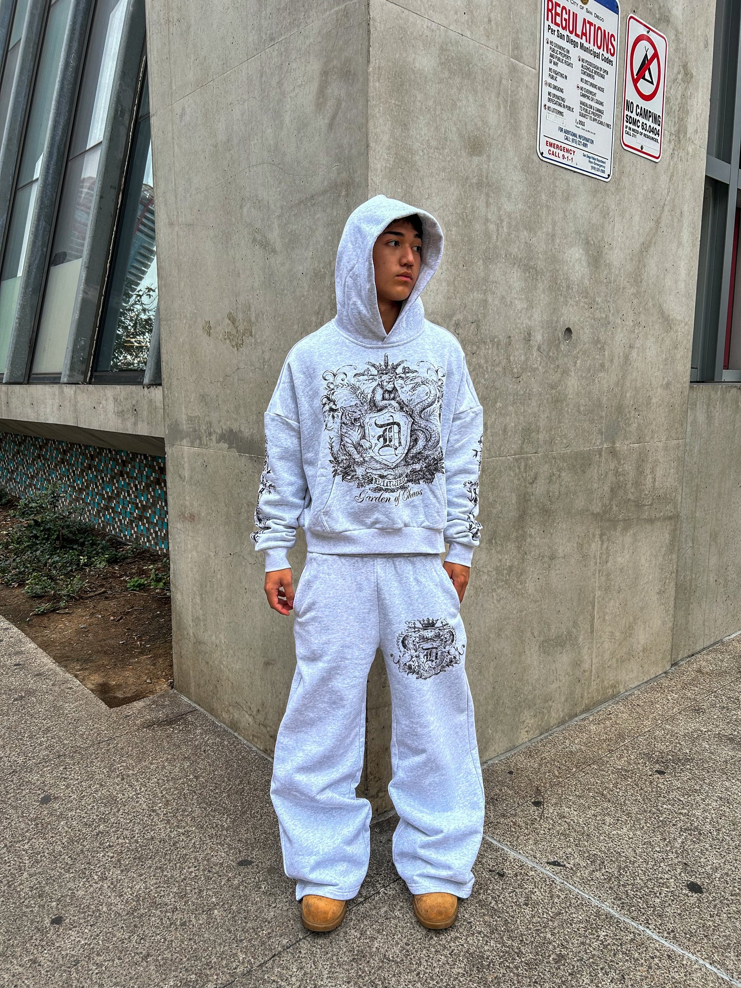 WHITE CHAOS HOODIE
